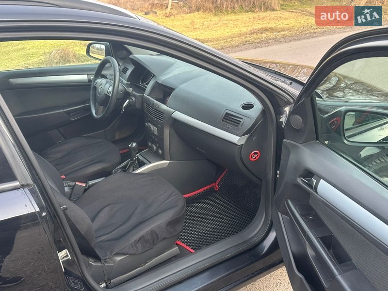 Универсал Opel Astra 2005 в Новом Буге