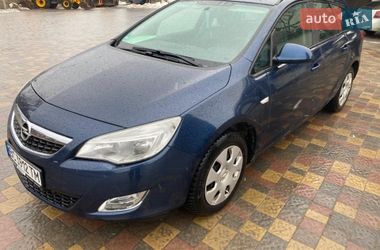Универсал Opel Astra 2012 в Львове