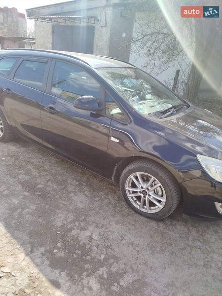Универсал Opel Astra 2011 в Звягеле