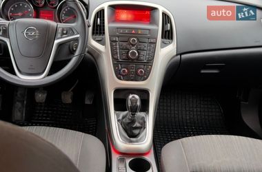 Универсал Opel Astra 2011 в Звягеле