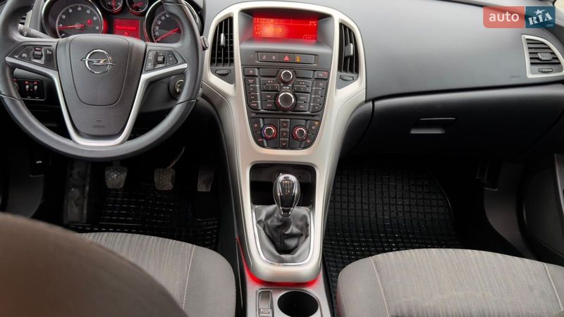 Универсал Opel Astra 2011 в Звягеле