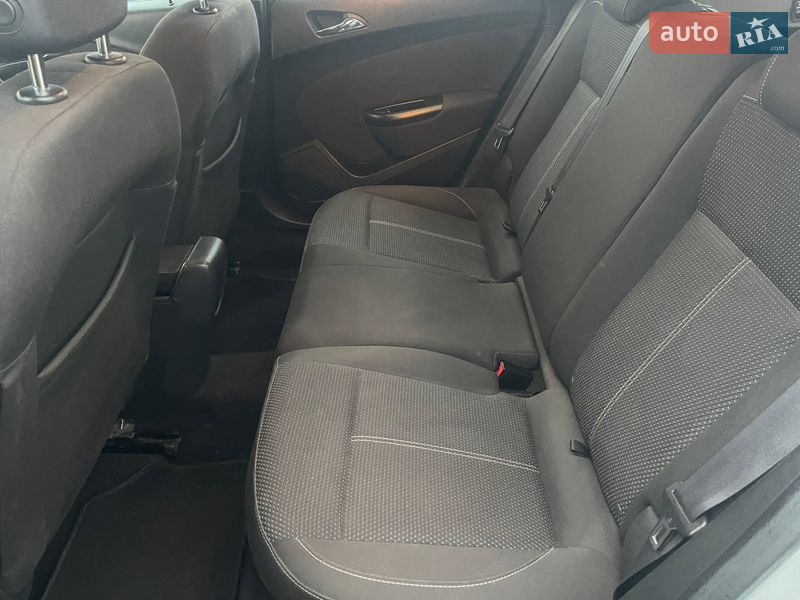 Универсал Opel Astra 2014 в Ровно