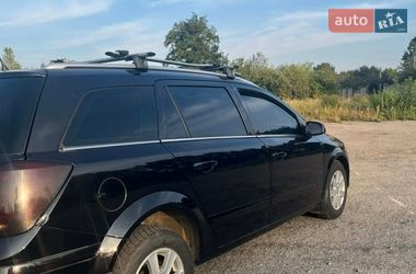 Универсал Opel Astra 2005 в Тысменице