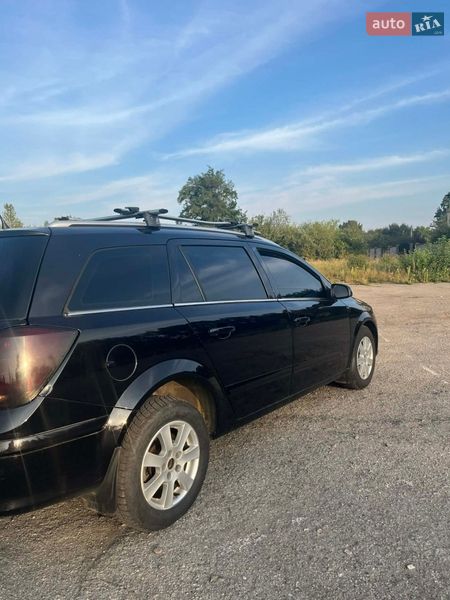 Универсал Opel Astra 2005 в Тысменице