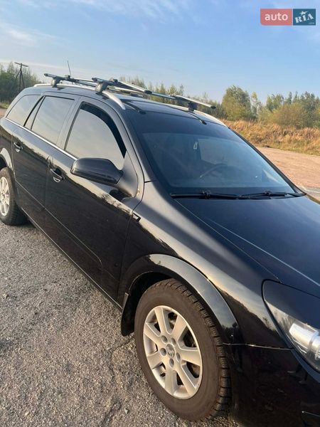 Универсал Opel Astra 2005 в Тысменице