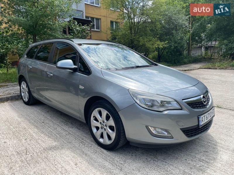 Opel Astra 2011