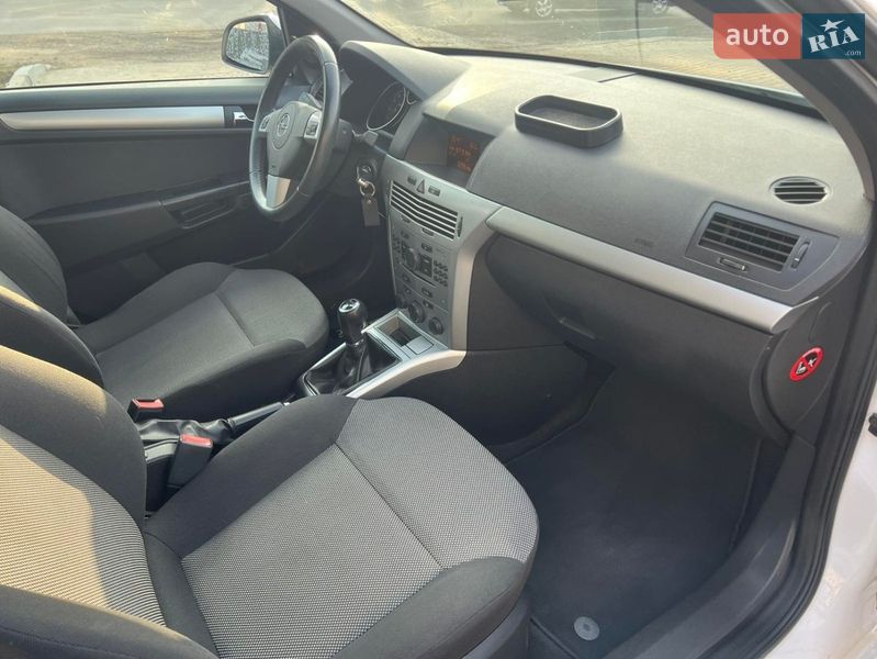 Универсал Opel Astra 2009 в Бучаче