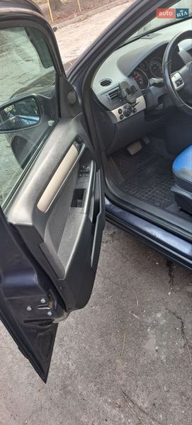 Хэтчбек Opel Astra 2007 в Киеве