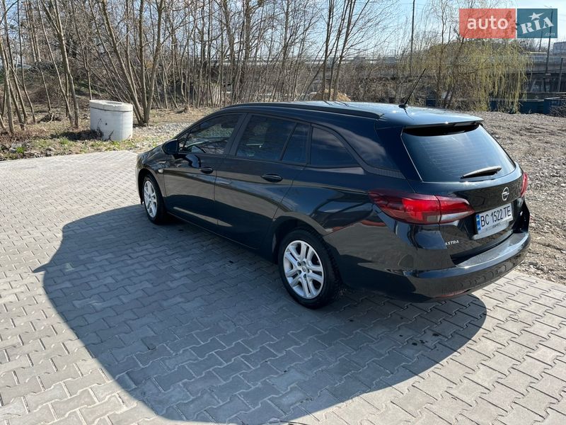 Универсал Opel Astra 2016 в Львове