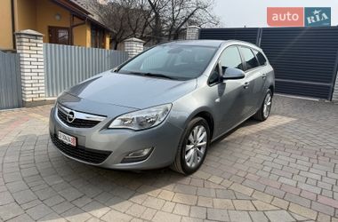 Универсал Opel Astra 2013 в Тернополе