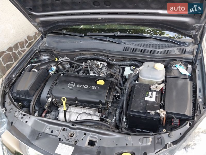 Хэтчбек Opel Astra 2011 в Ужгороде