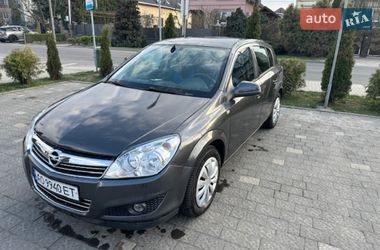 Хетчбек Opel Astra 2012 в Ужгороді