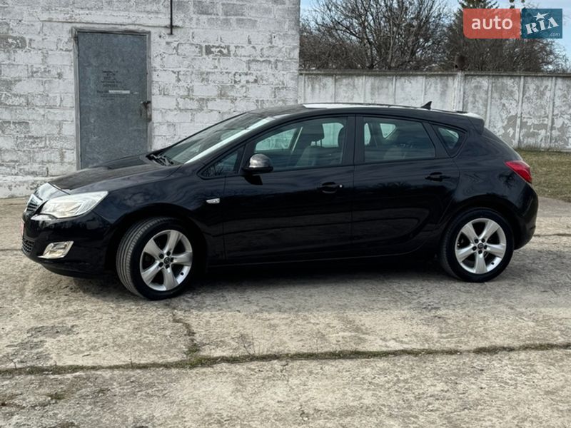 Хэтчбек Opel Astra 2010 в Слобожанском