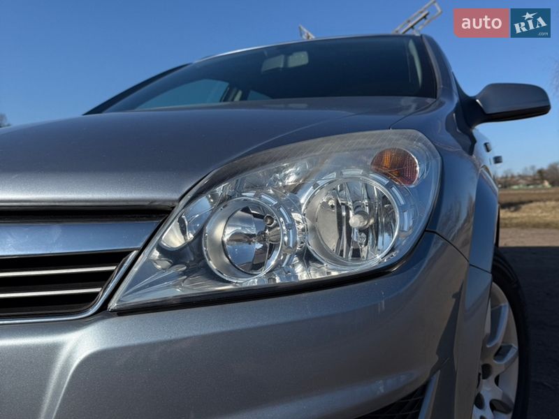 Універсал Opel Astra 2009 в Полтаві