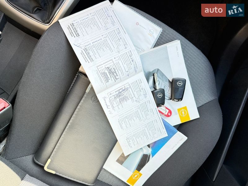 Універсал Opel Astra 2009 в Полтаві