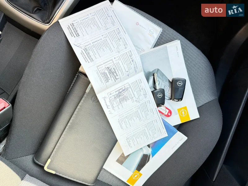 Універсал Opel Astra 2009 в Полтаві документ