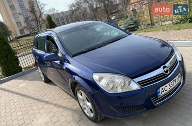 Универсал Opel Astra 2008 в Нововолынске