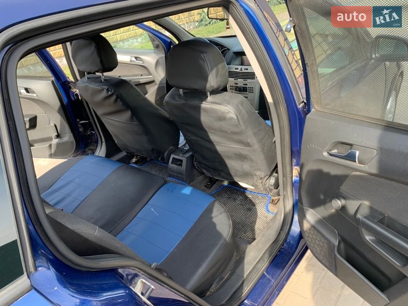 Універсал Opel Astra 2008 в Нововолинську