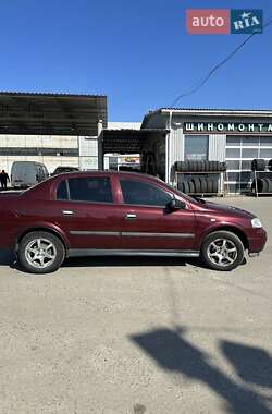 Седан Opel Astra 2006 в Сумах