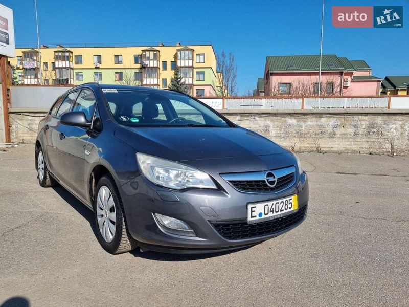 Opel Astra 2011