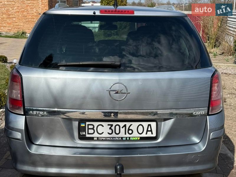 Универсал Opel Astra 2010 в Львове