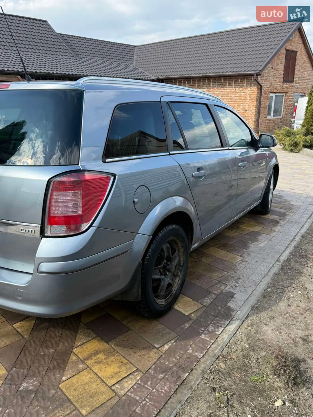 2010 Opel Astra - мініатюра 2