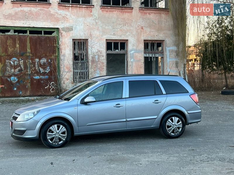 Универсал Opel Astra 2005 в Луцке