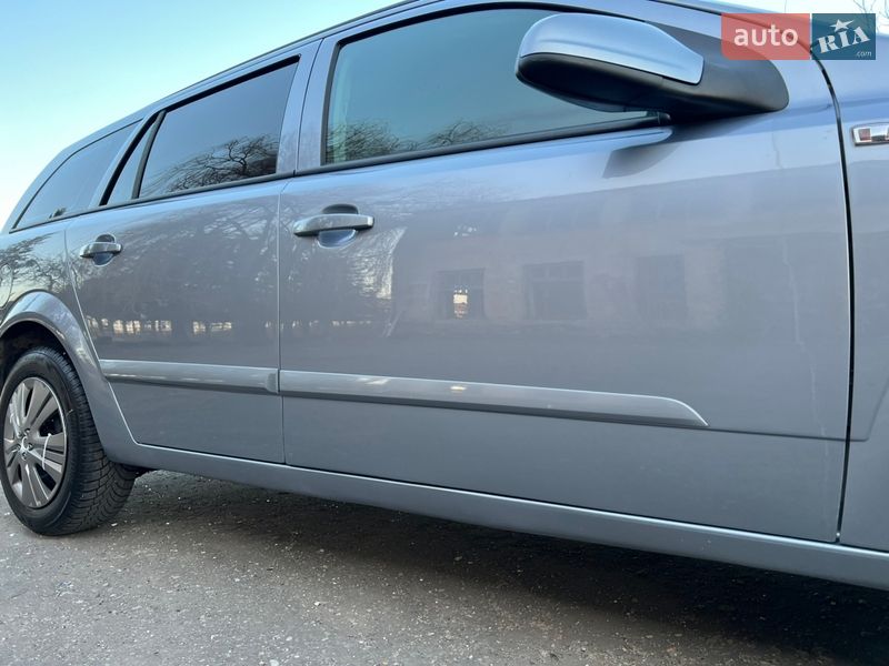 Универсал Opel Astra 2005 в Луцке