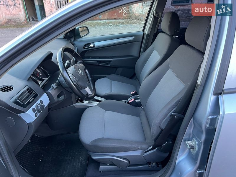 Универсал Opel Astra 2005 в Луцке