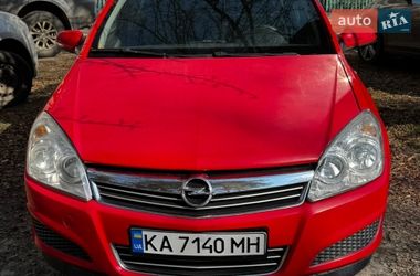 Хэтчбек Opel Astra 2008 в Десне