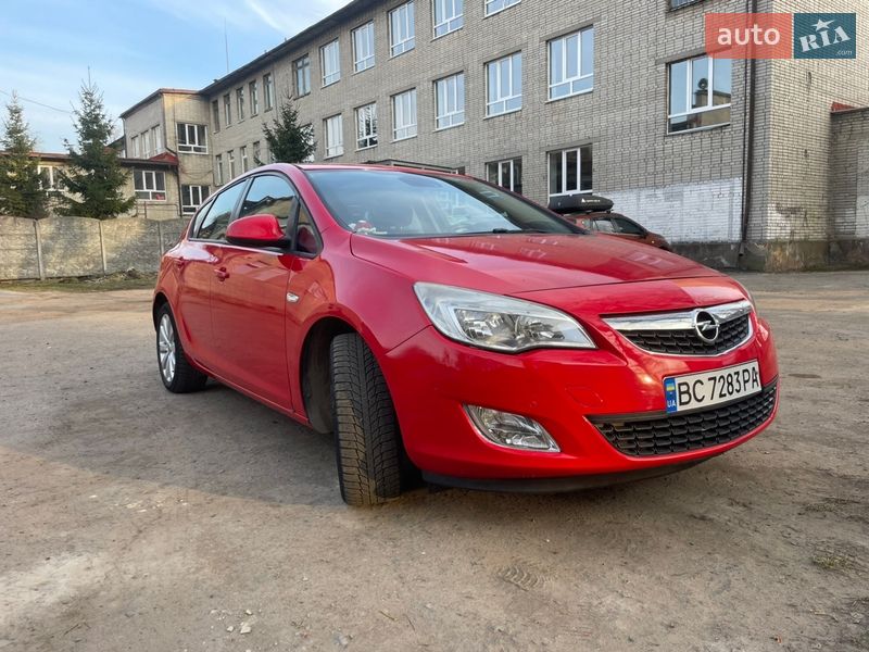 Opel Astra 2011