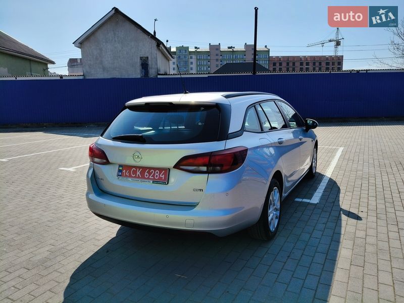 Универсал Opel Astra 2018 в Калуше