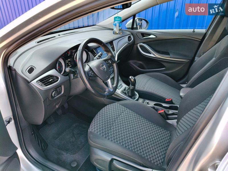 Универсал Opel Astra 2018 в Калуше