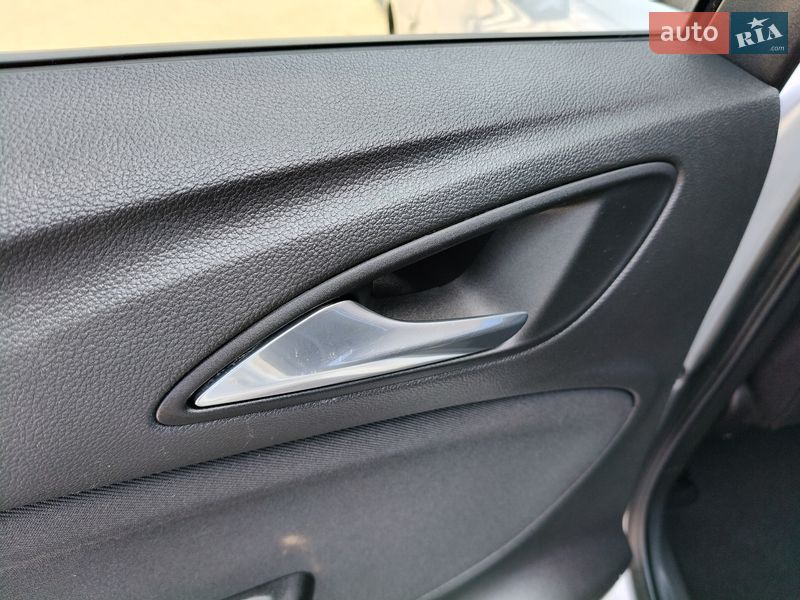 Универсал Opel Astra 2018 в Калуше