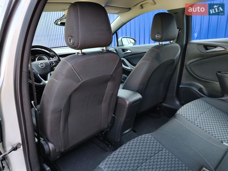 Универсал Opel Astra 2018 в Калуше