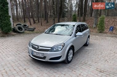 Універсал Opel Astra 2010 в Дрогобичі