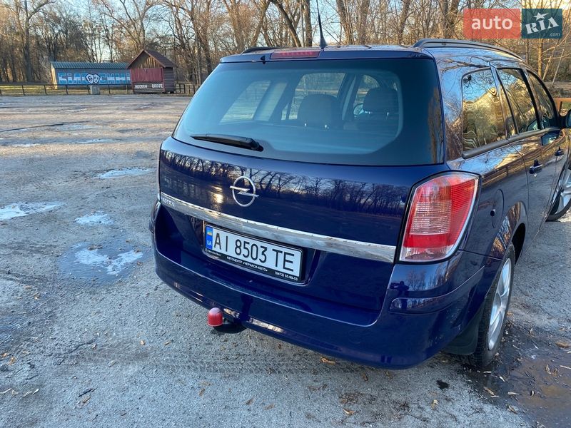 Универсал Opel Astra 2013 в Киеве фото 12 Универсал Opel Astra 2013 в Киеве