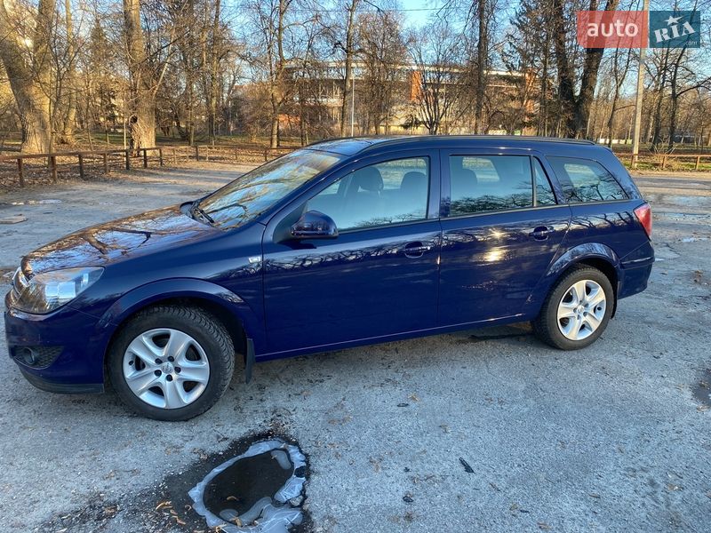 Универсал Opel Astra 2013 в Киеве фото 17 Универсал Opel Astra 2013 в Киеве