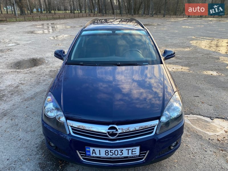Универсал Opel Astra 2013 в Киеве фото 22 Универсал Opel Astra 2013 в Киеве