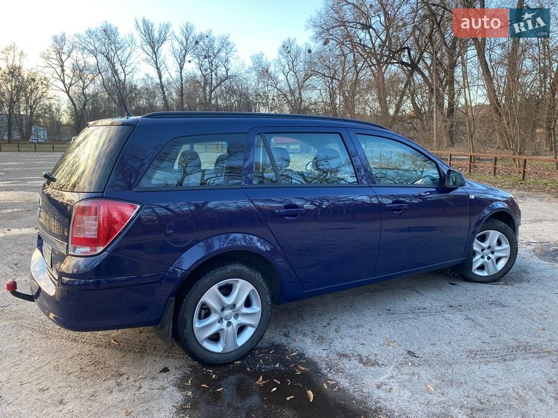 Универсал Opel Astra 2013 в Киеве фото 28 Универсал Opel Astra 2013 в Киеве