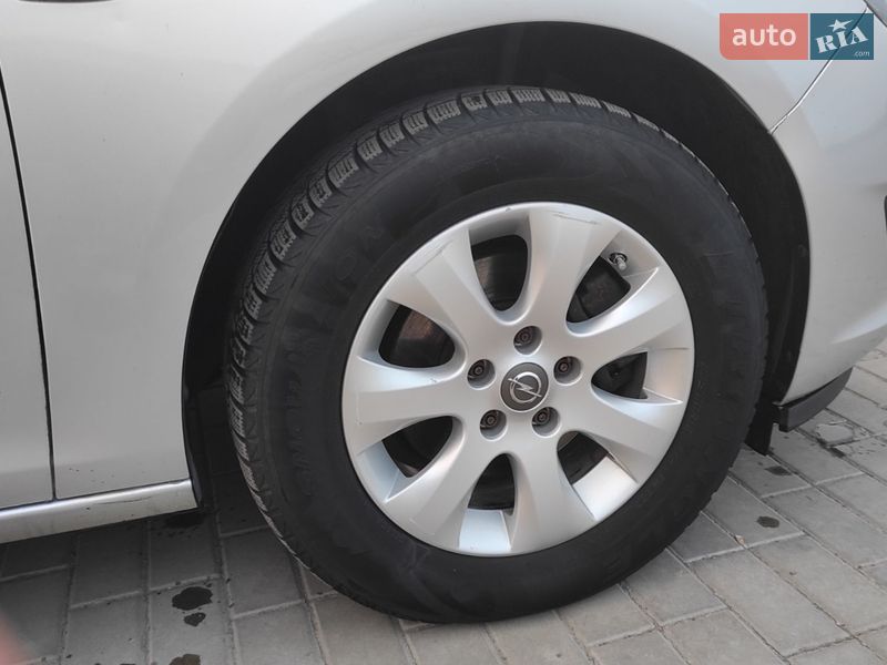 Универсал Opel Astra 2015 в Жвирке фото 13 Универсал Opel Astra 2015 в Жвирке