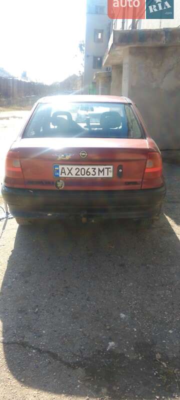 Седан Opel Astra 1992 в Харкові фото 2 Седан Opel Astra 1992 в Харкові
