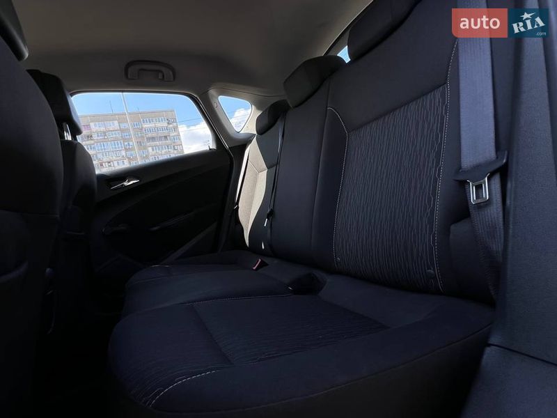 Хетчбек Opel Astra 2012 в Києві