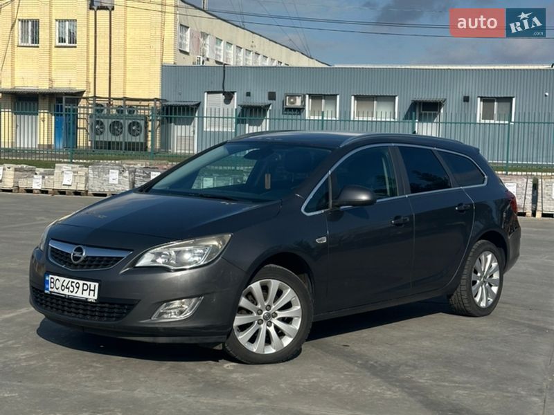 Opel Astra 2011