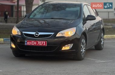 Універсал Opel Astra 2011 в Умані