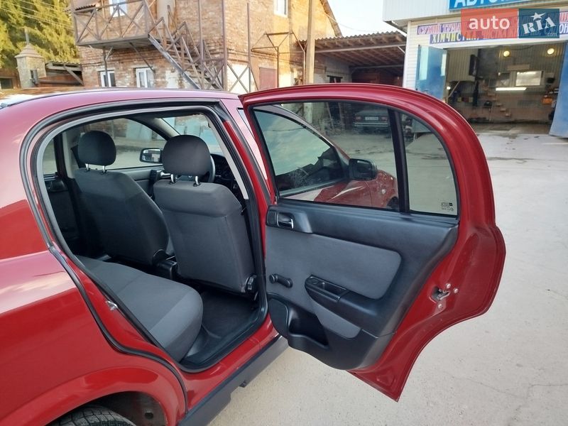 Седан Opel Astra 2007 в Лисянці