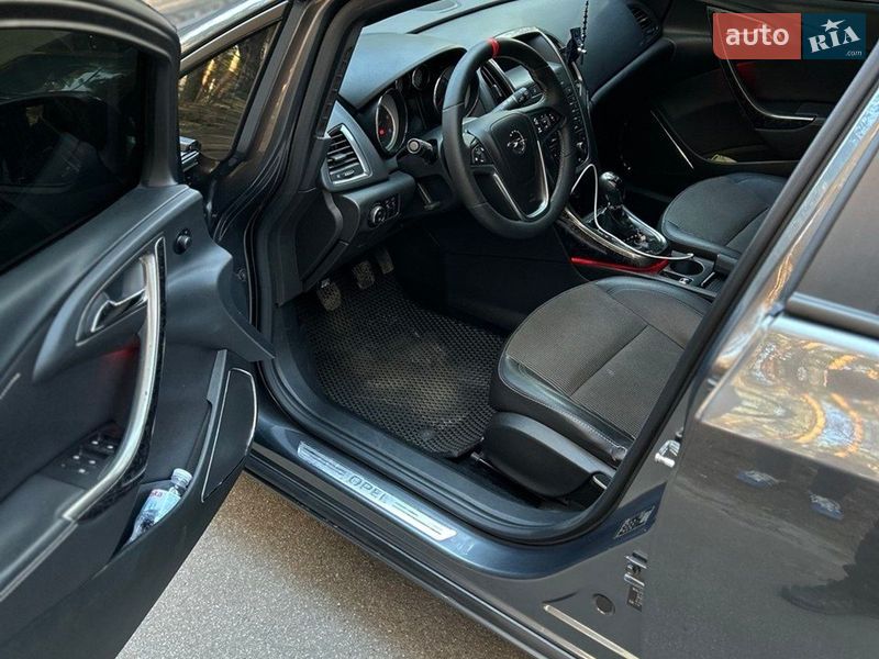 Универсал Opel Astra 2011 в Ахтырке фото 12 Универсал Opel Astra 2011 в Ахтырке