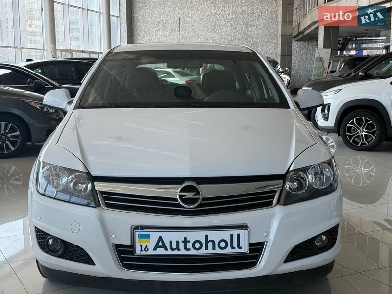 Хэтчбек Opel Astra 2012 в Одессе