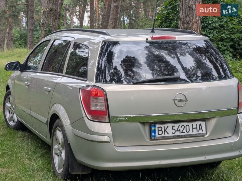 Универсал Opel Astra 2007 в Ровно