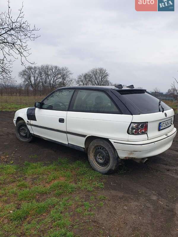 Хэтчбек Opel Astra 1992 в Черновцах